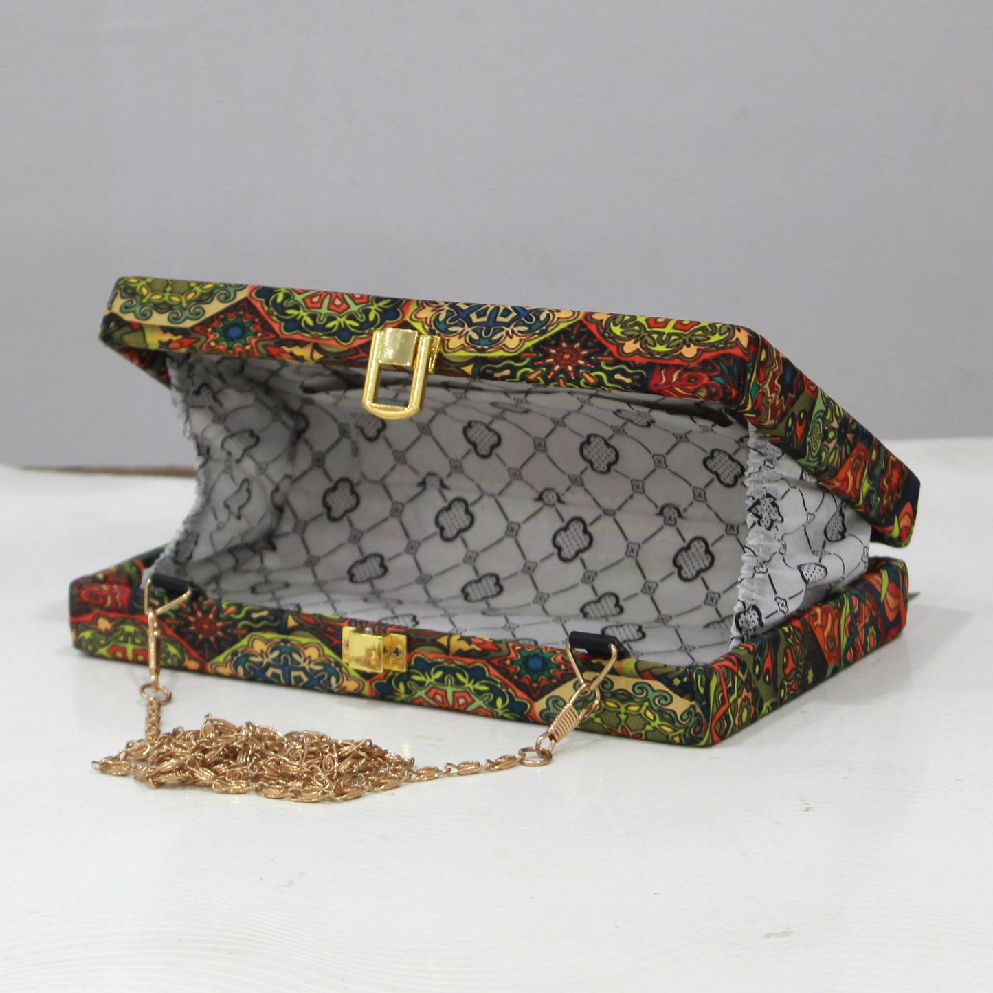 MaFs Trendy & Stylish clutche
